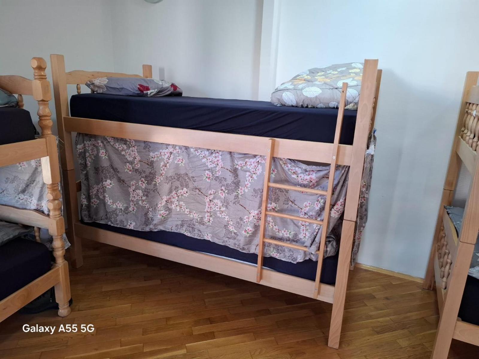 Alpi Hostel Скопье Экстерьер фото